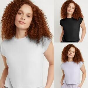 Lot of 3 New Hanes Womens Medium Ringspun Cotton Jersey Cap Sleeve Muscle Tees